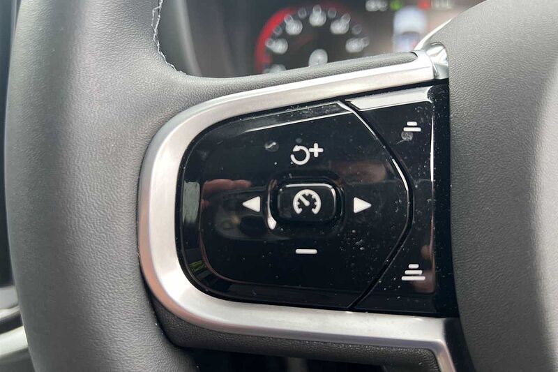 Volvo S60 R-Design, B5 mild hybrid (Sunroof: Climate: Lounge Pack: )