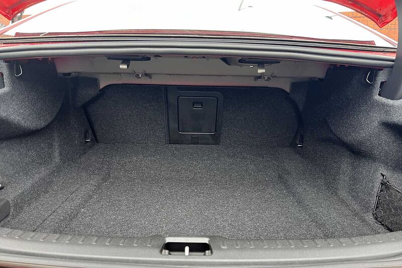 Volvo S60 R-Design, B5 mild hybrid (Sunroof: Climate: Lounge Pack: )