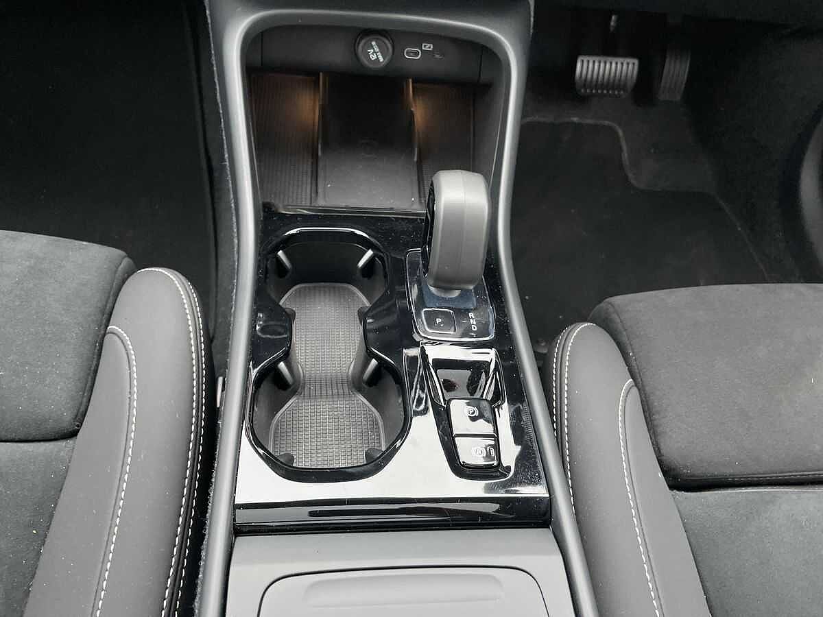 Volvo XC40 2.0 B4P Ultra Black Edition 5Dr Auto