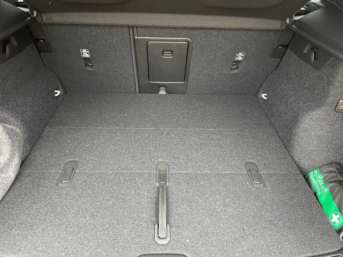 Volvo XC40 2.0 B4P Ultra Black Edition 5Dr Auto