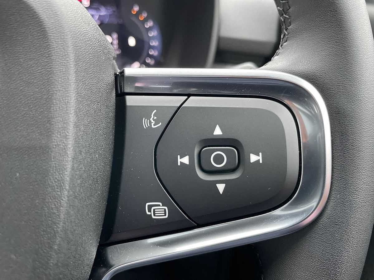 Volvo XC40 2.0 B4P Ultra Black Edition 5Dr Auto