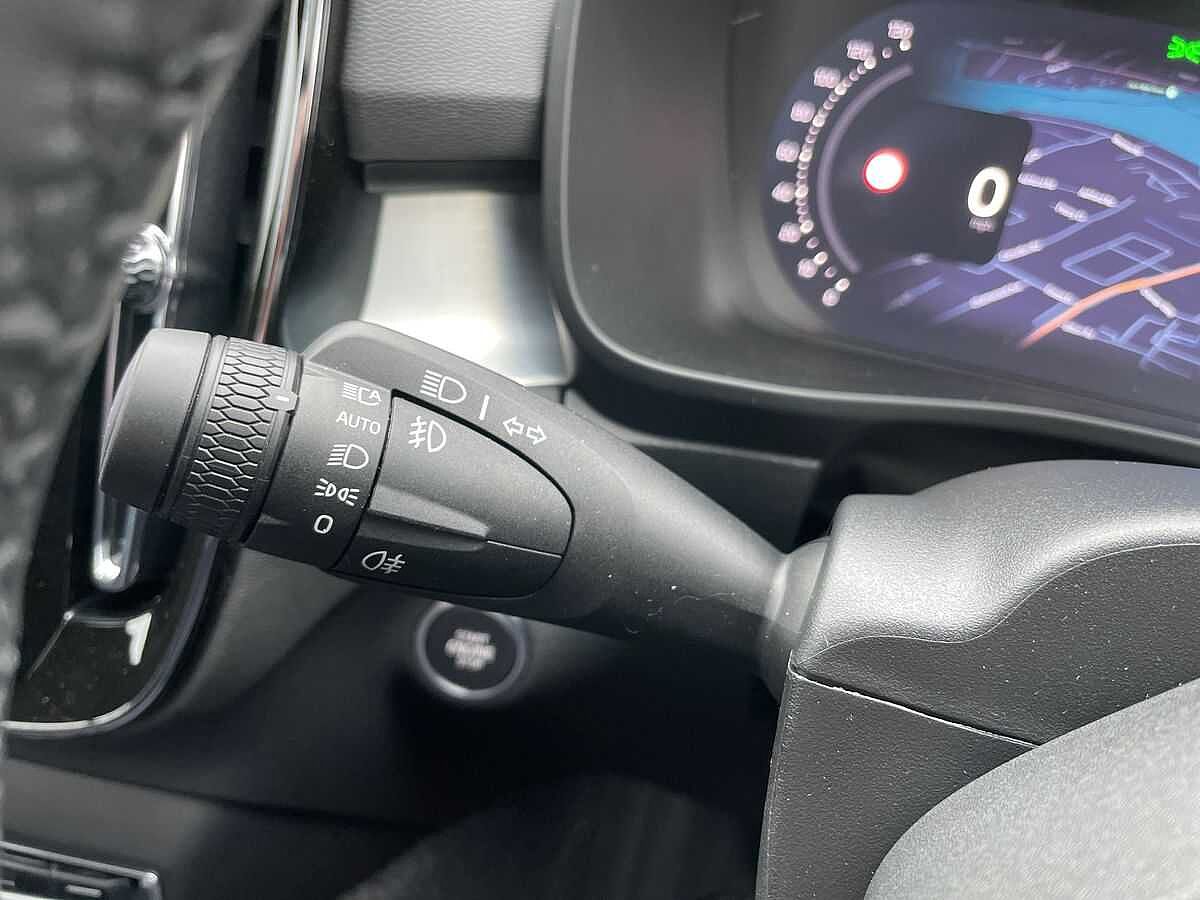 Volvo XC40 2.0 B4P Ultra Black Edition 5Dr Auto