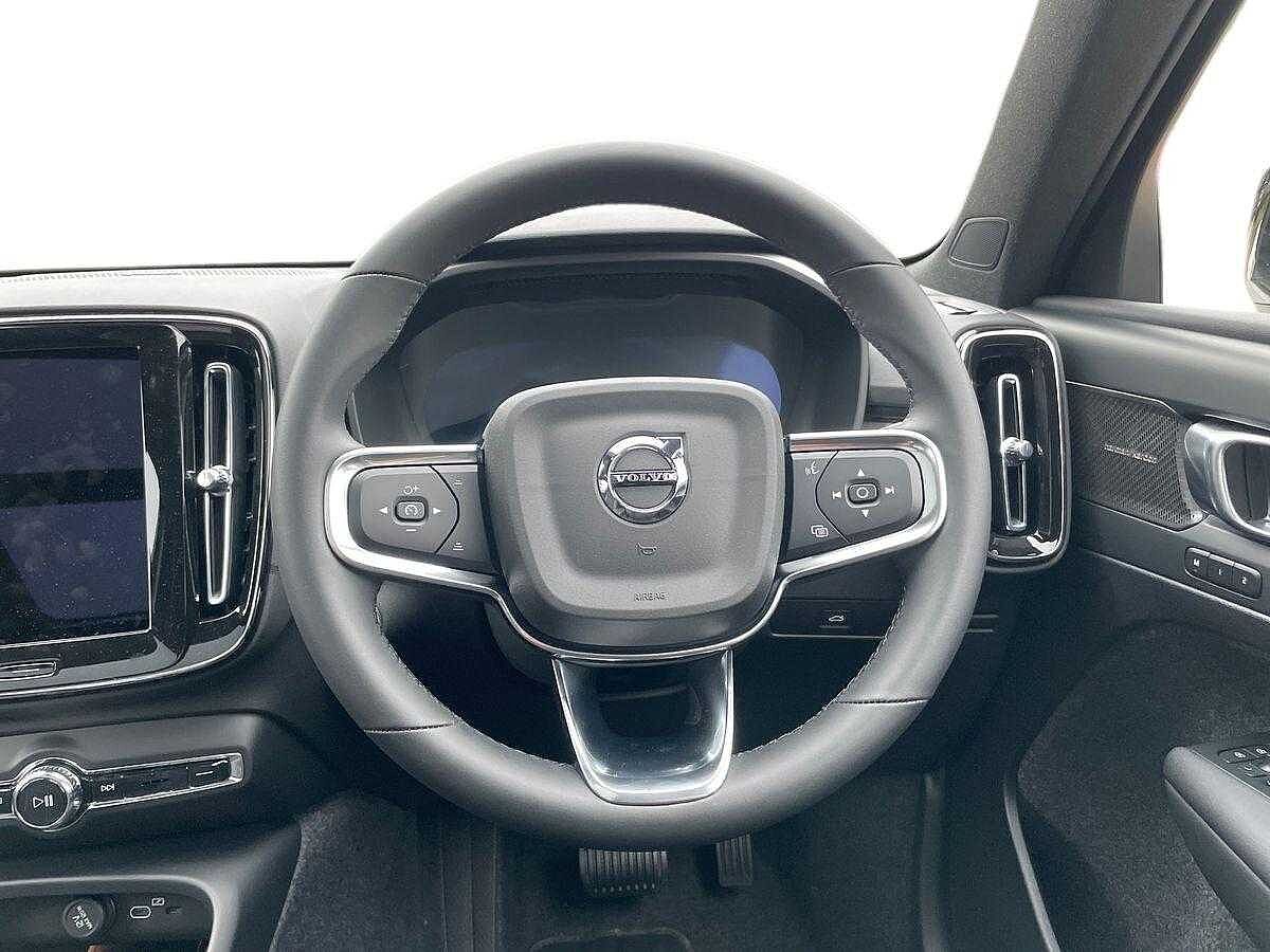 Volvo XC40 2.0 B4P Ultra Black Edition 5Dr Auto