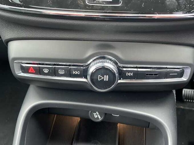 Volvo XC40 2.0 B4P Ultra Black Edition 5Dr Auto