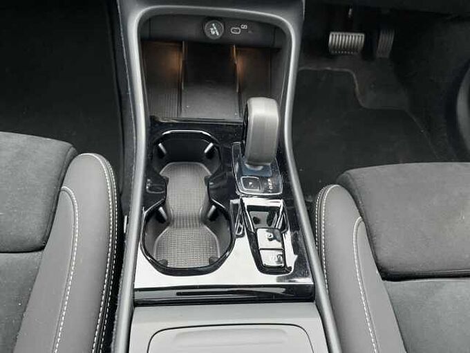 Volvo XC40 2.0 B4P Ultra Black Edition 5Dr Auto