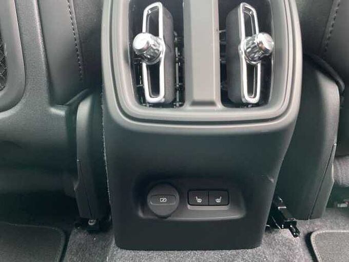 Volvo XC40 2.0 B4P Ultra Black Edition 5Dr Auto