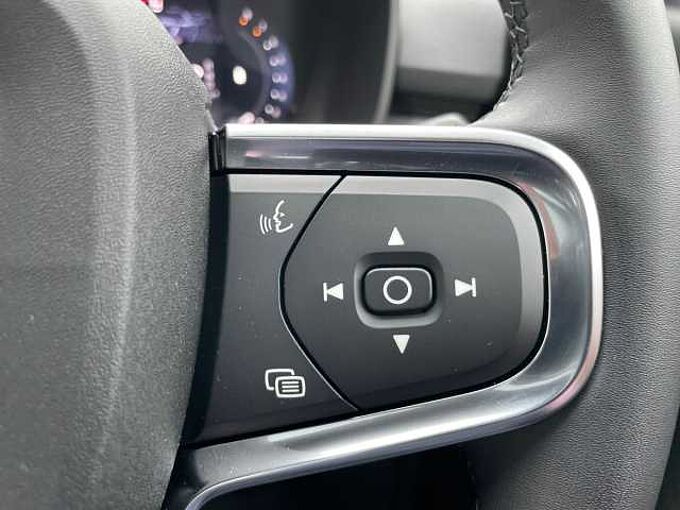 Volvo XC40 2.0 B4P Ultra Black Edition 5Dr Auto