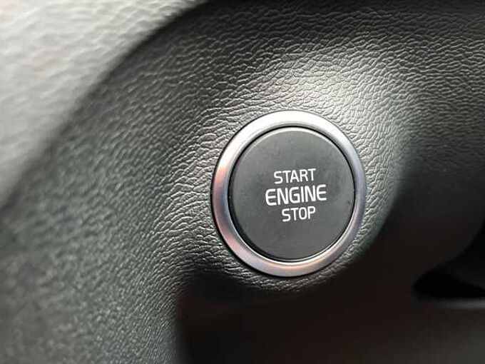 Volvo XC40 2.0 B4P Ultra Black Edition 5Dr Auto