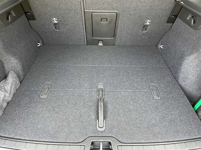 Volvo XC40 Ultra, B4 Mild hybrid, Petrol, Dark