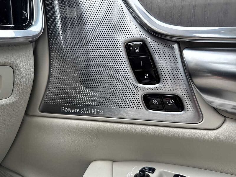 Volvo V90 Ultra, T8 AWD Plug-in hybrid, Electric/Petrol, Dark