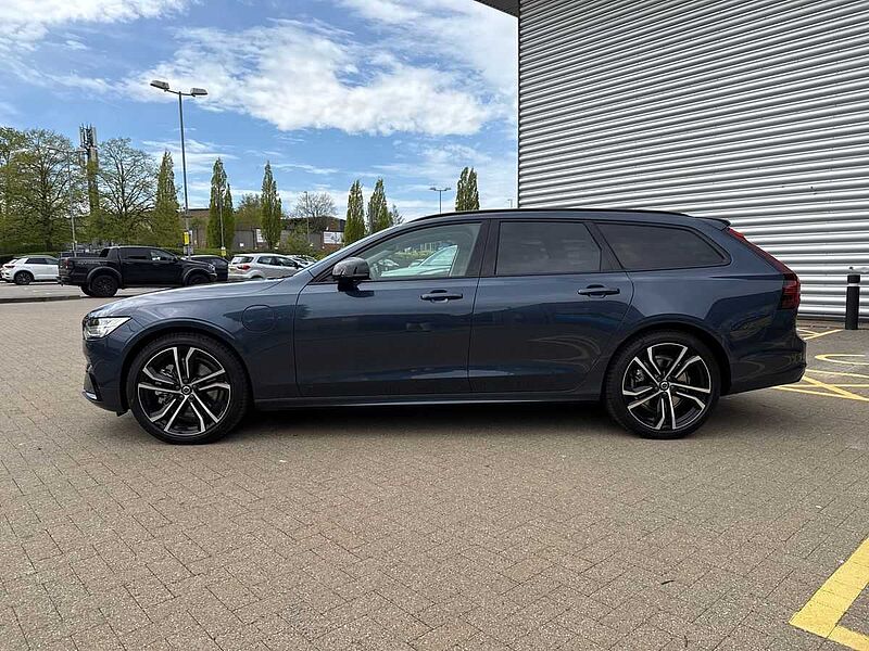Volvo V90 Ultra, T8 AWD Plug-in hybrid, Electric/Petrol, Dark