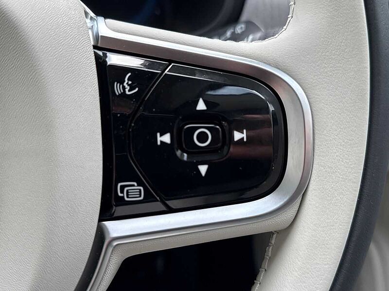 Volvo V90 Ultra, T8 AWD Plug-in hybrid, Electric/Petrol, Dark