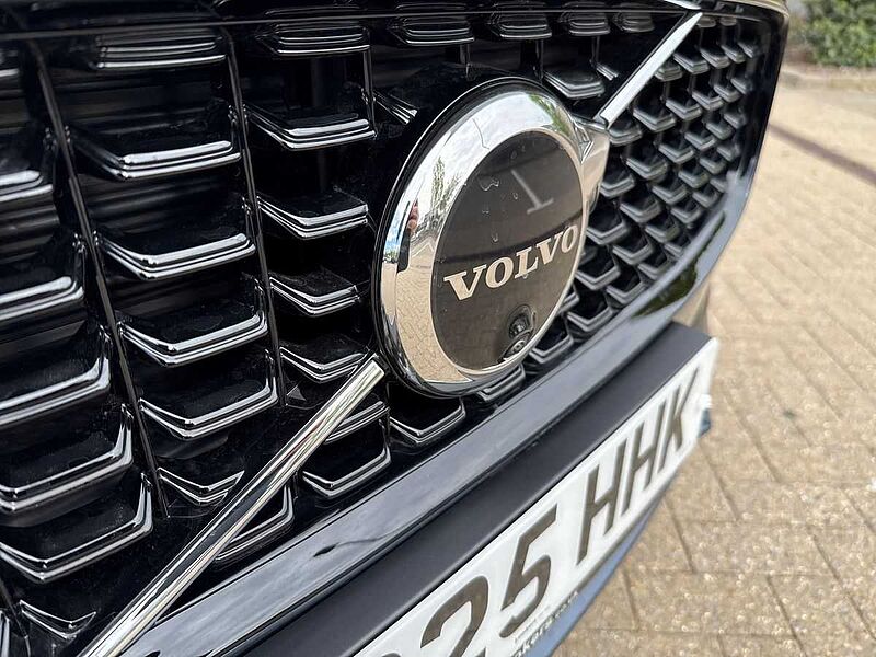 Volvo V90 Ultra, T8 AWD Plug-in hybrid, Electric/Petrol, Dark