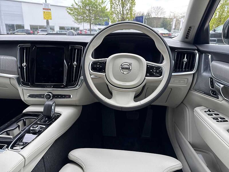Volvo V90 Ultra, T8 AWD Plug-in hybrid, Electric/Petrol, Dark