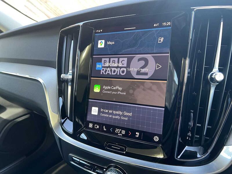 Volvo V60 Ultra, T8 AWD Plug-in hybrid, Electric/Petrol, Dark