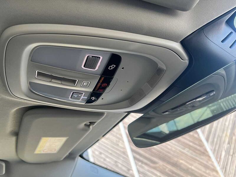 Volvo V60 Ultra, T8 AWD Plug-in hybrid, Electric/Petrol, Dark