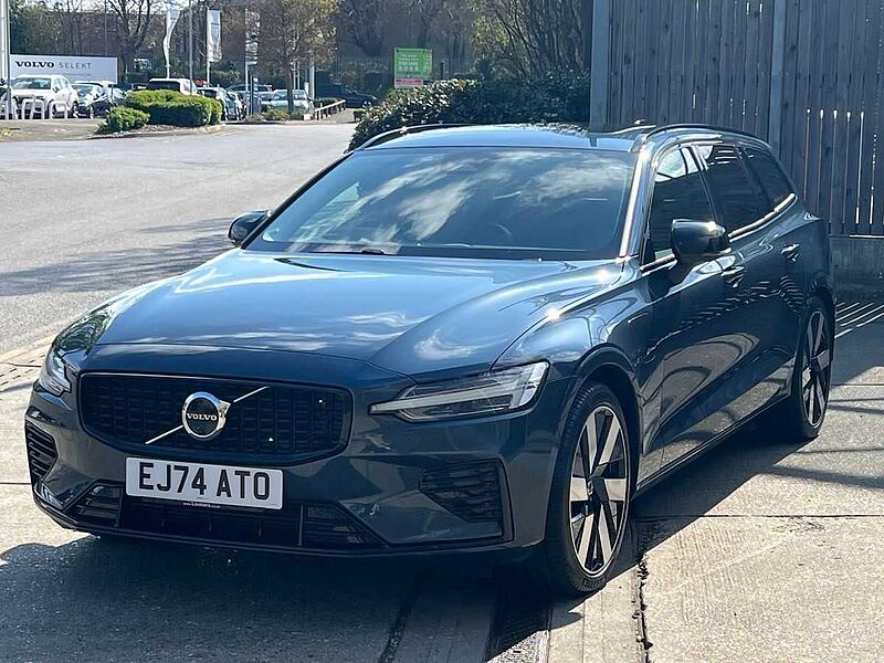 Volvo V60 Ultra, T8 AWD Plug-in hybrid, Electric/Petrol, Dark