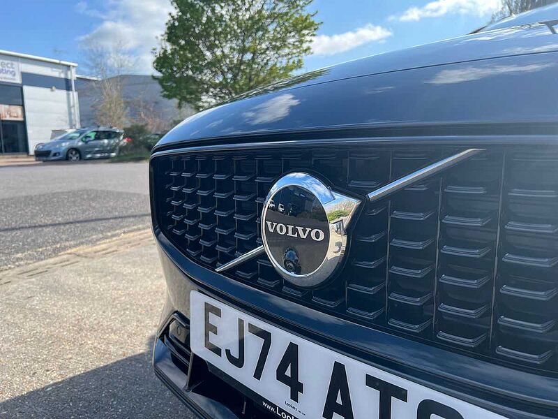 Volvo V60 Ultra, T8 AWD Plug-in hybrid, Electric/Petrol, Dark