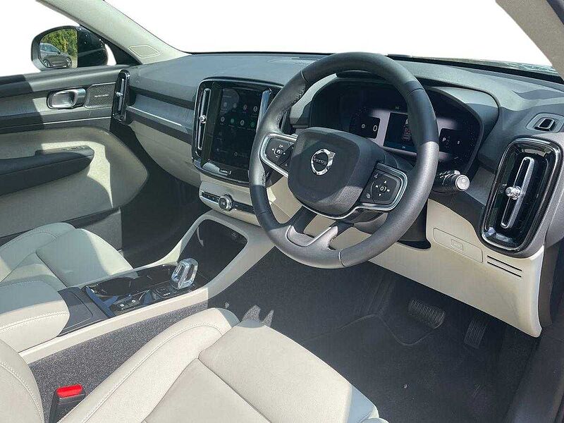 Volvo XC40 2.0 B4P Ultra Dark 5Dr Auto