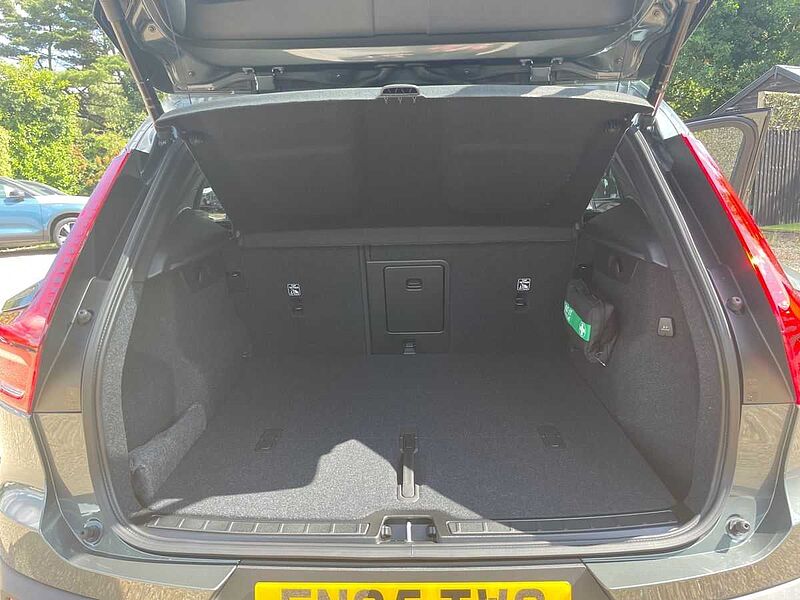 Volvo XC40 2.0 B4P Ultra Dark 5Dr Auto