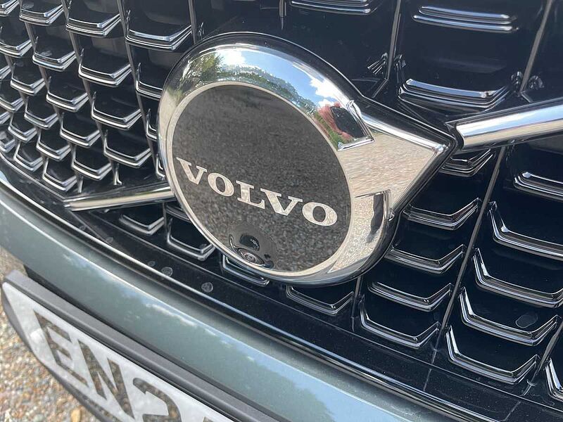 Volvo XC40 2.0 B4P Ultra Dark 5Dr Auto