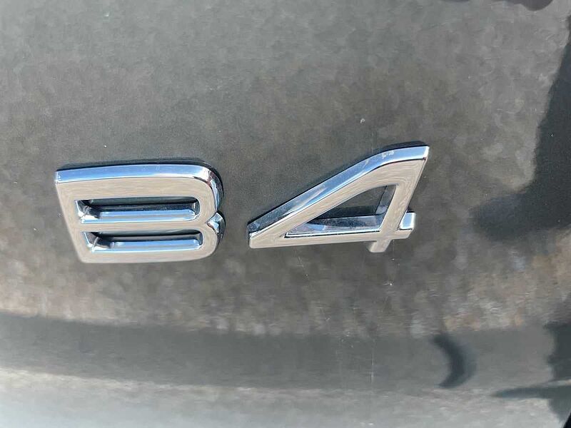 Volvo XC40 2.0 B4P Ultra Dark 5Dr Auto
