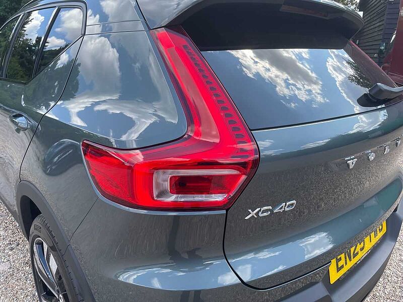 Volvo XC40 2.0 B4P Ultra Dark 5Dr Auto
