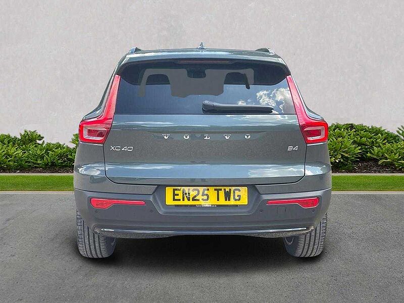 Volvo XC40 2.0 B4P Ultra Dark 5Dr Auto