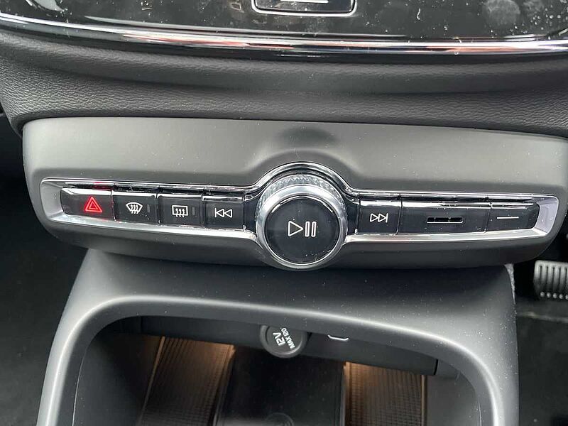 Volvo XC40 2.0 B4P Ultra Black Edition 5Dr Auto