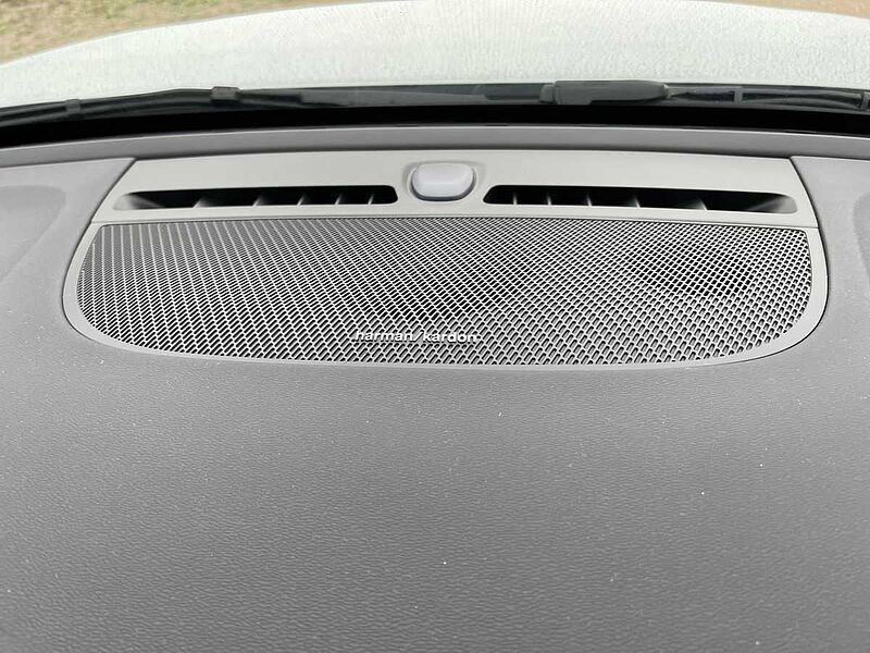 Volvo XC40 2.0 B4P Ultra Black Edition 5Dr Auto