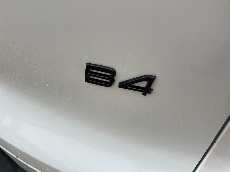 Volvo XC40 2.0 B4P Ultra Black Edition 5Dr Auto