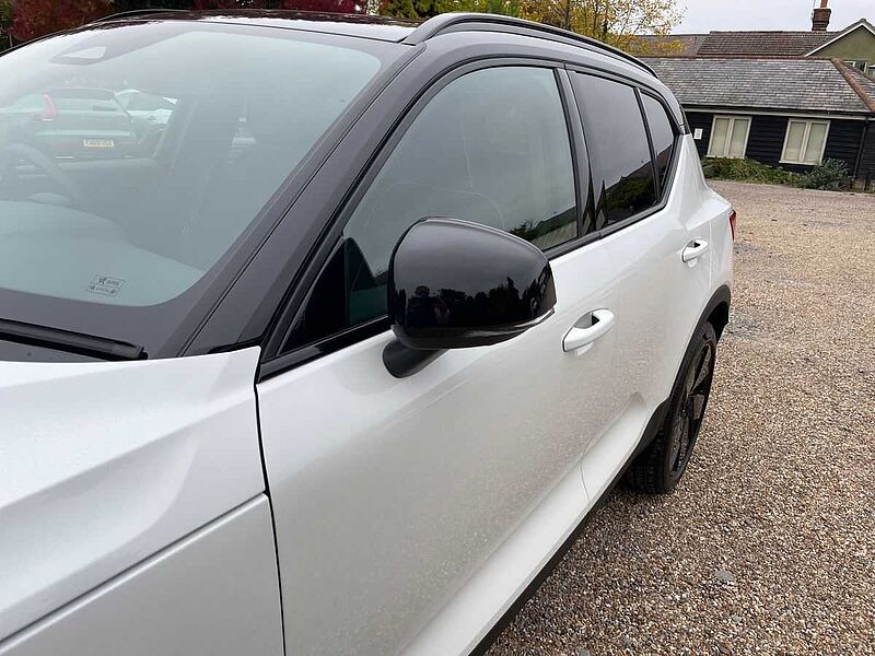 Volvo XC40 2.0 B4P Ultra Black Edition 5Dr Auto