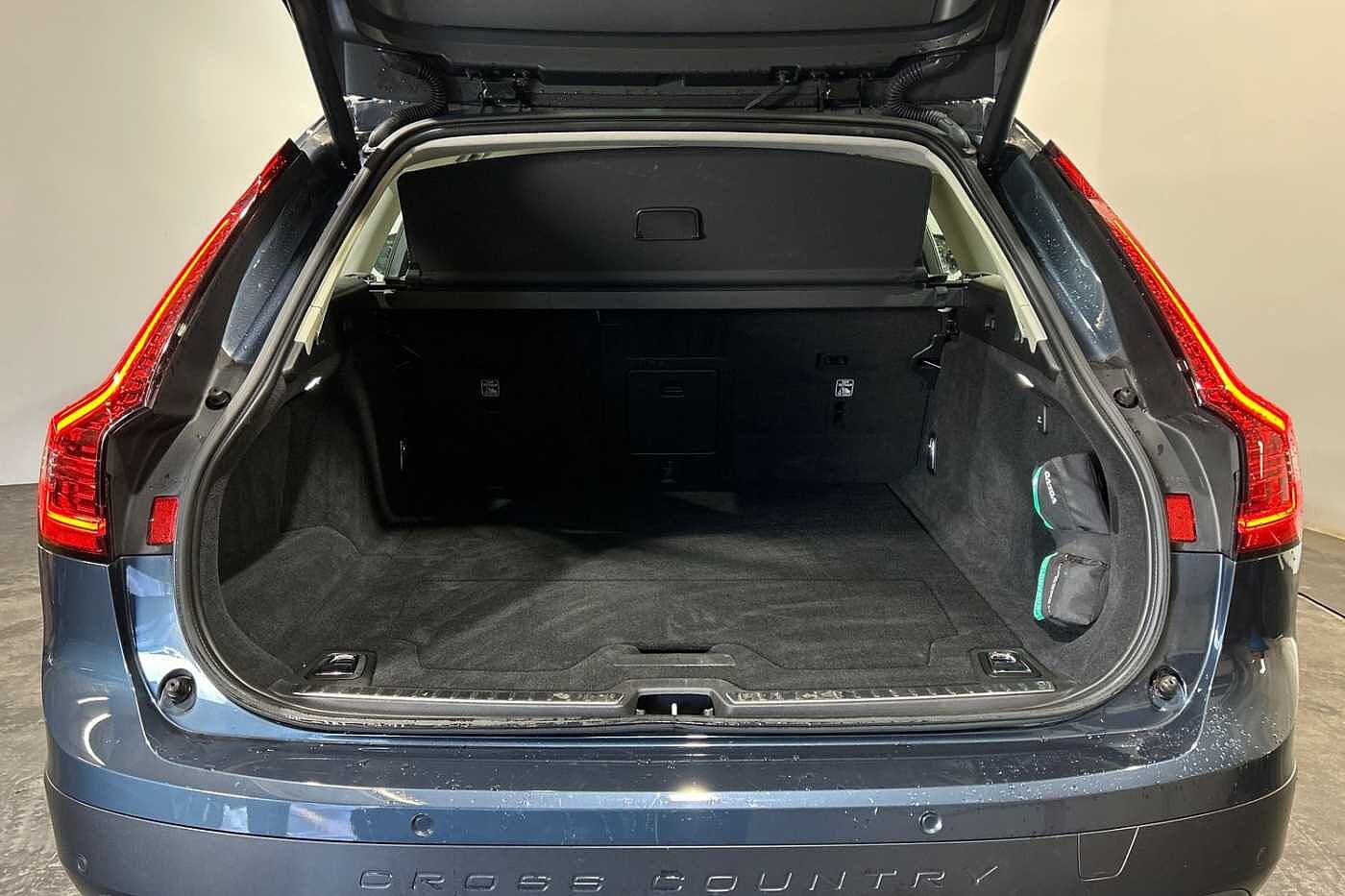 Volvo V90 Cross Country Country, B5 AWD mild hybrid