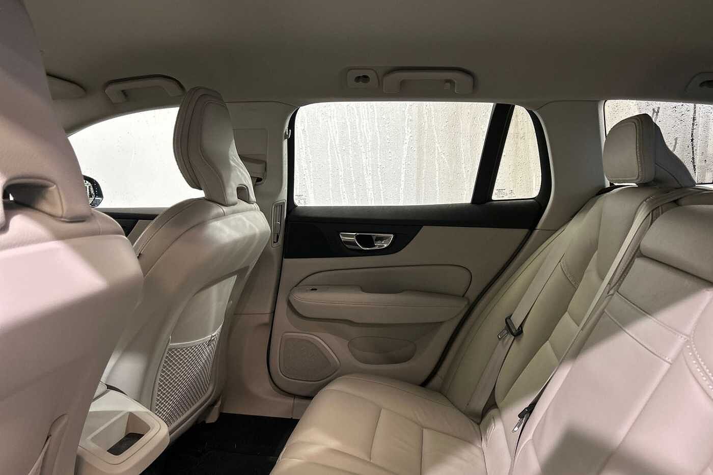 Volvo V60 Cross Country D4 AWD Automatic