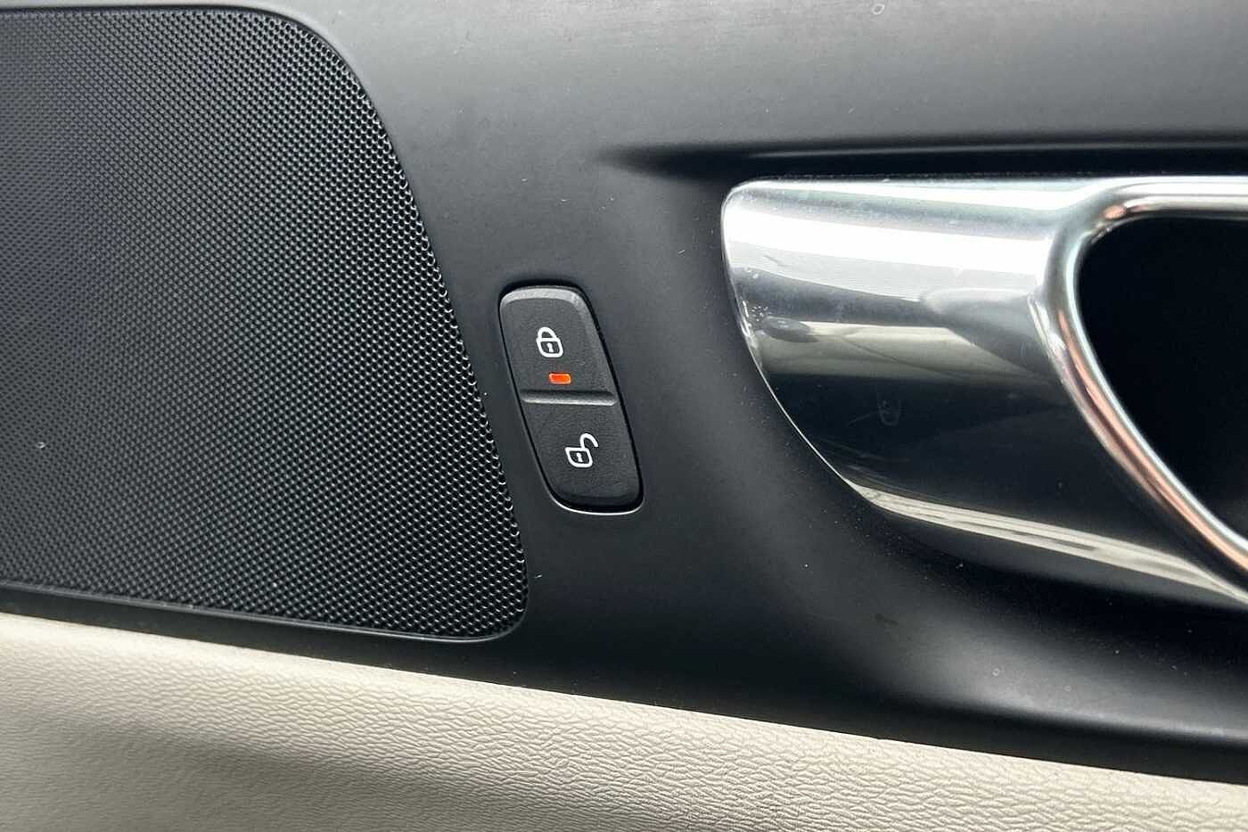 Volvo V60 Cross Country D4 AWD Automatic