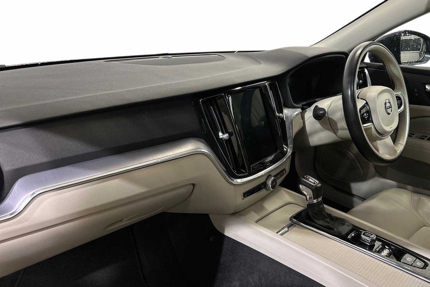 Volvo V60 Cross Country D4 AWD Automatic