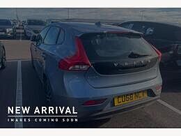 Volvo V40 T2 Momentum Manual