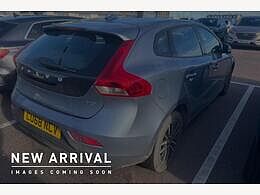 Volvo V40 T2 Momentum Manual