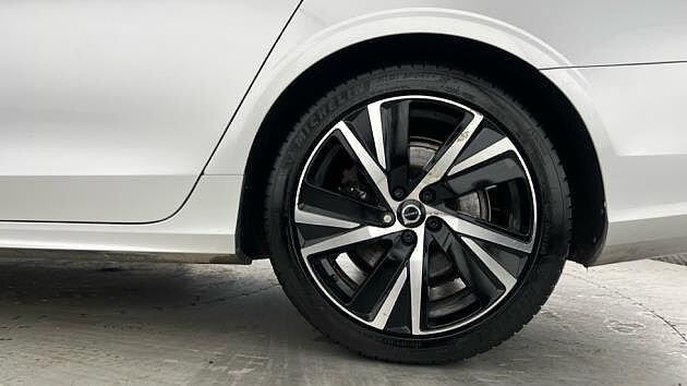 Volvo S90 Recharge R-Design, T8 AWD plug-in hybrid