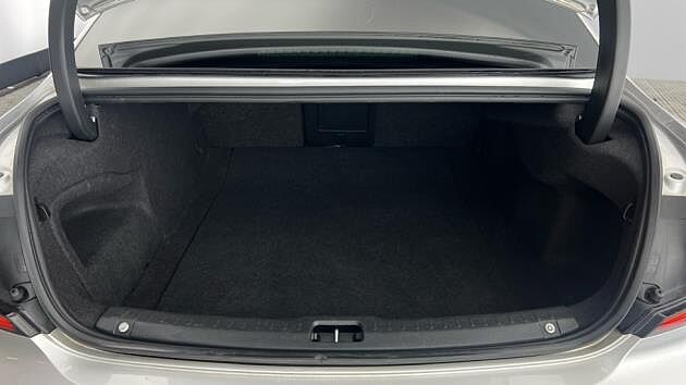 Volvo S90 Recharge R-Design, T8 AWD plug-in hybrid