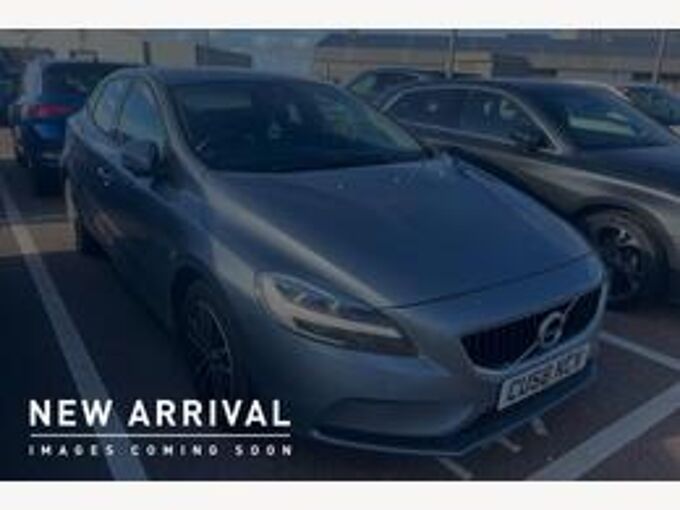 Volvo V40 T2 Momentum Manual