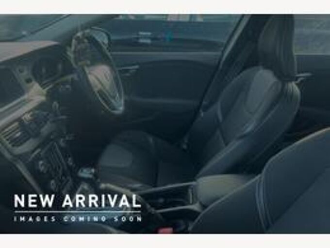 Volvo V40 T2 Momentum Manual