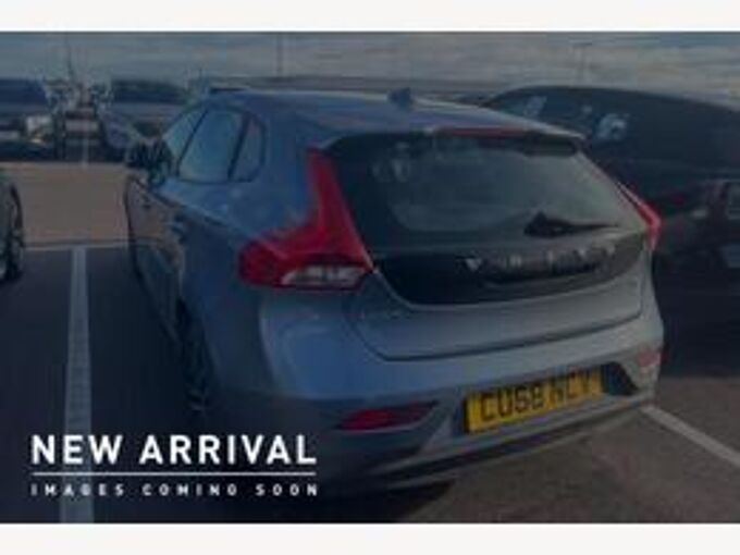 Volvo V40 T2 Momentum Manual