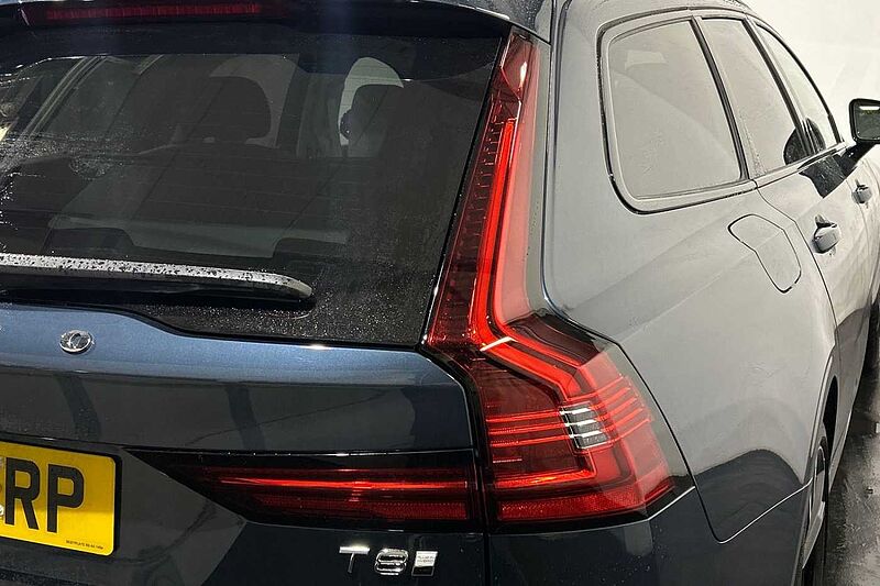 Volvo V90 Ultra, T8 AWD Plug-in hybrid, Electric/Petrol, Dark