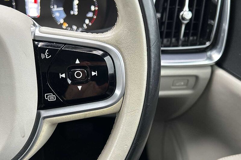 Volvo V60 Cross Country D4 AWD Automatic