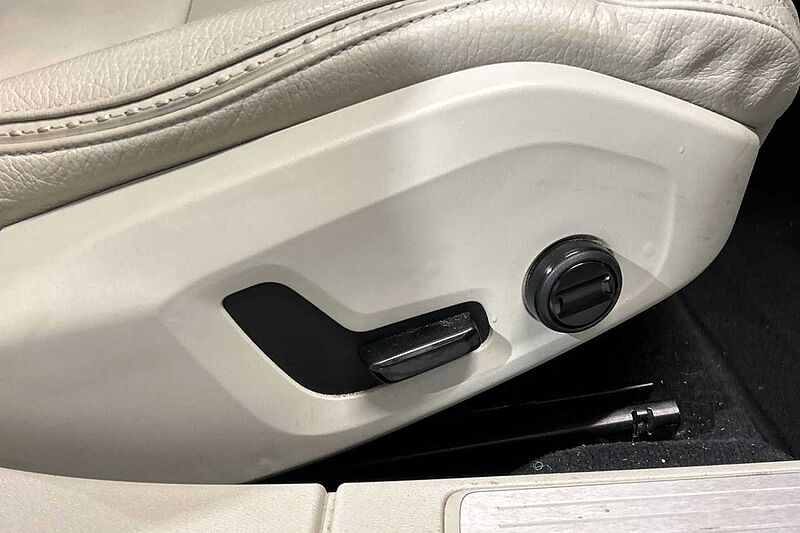 Volvo V60 Cross Country D4 AWD Automatic