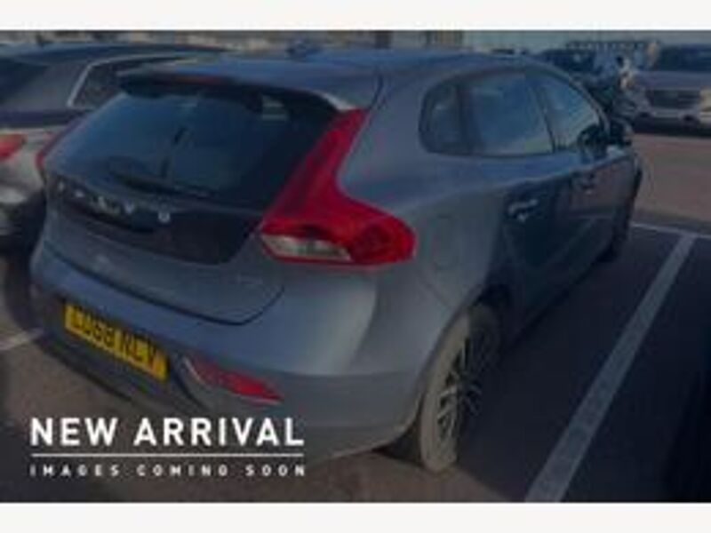 Volvo V40 T2 Momentum Manual
