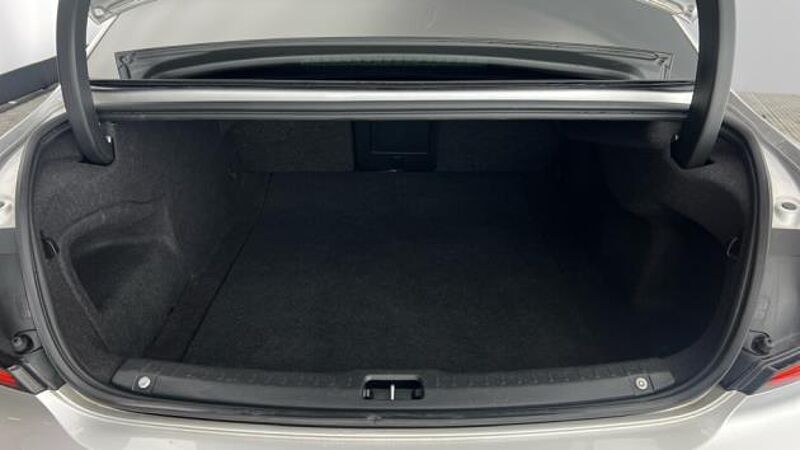 Volvo S90 Recharge R-Design, T8 AWD plug-in hybrid