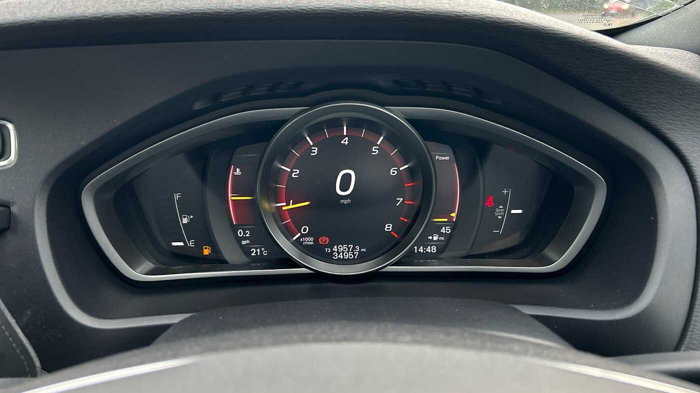 Volvo V40 T3 R-Design Pro Manual