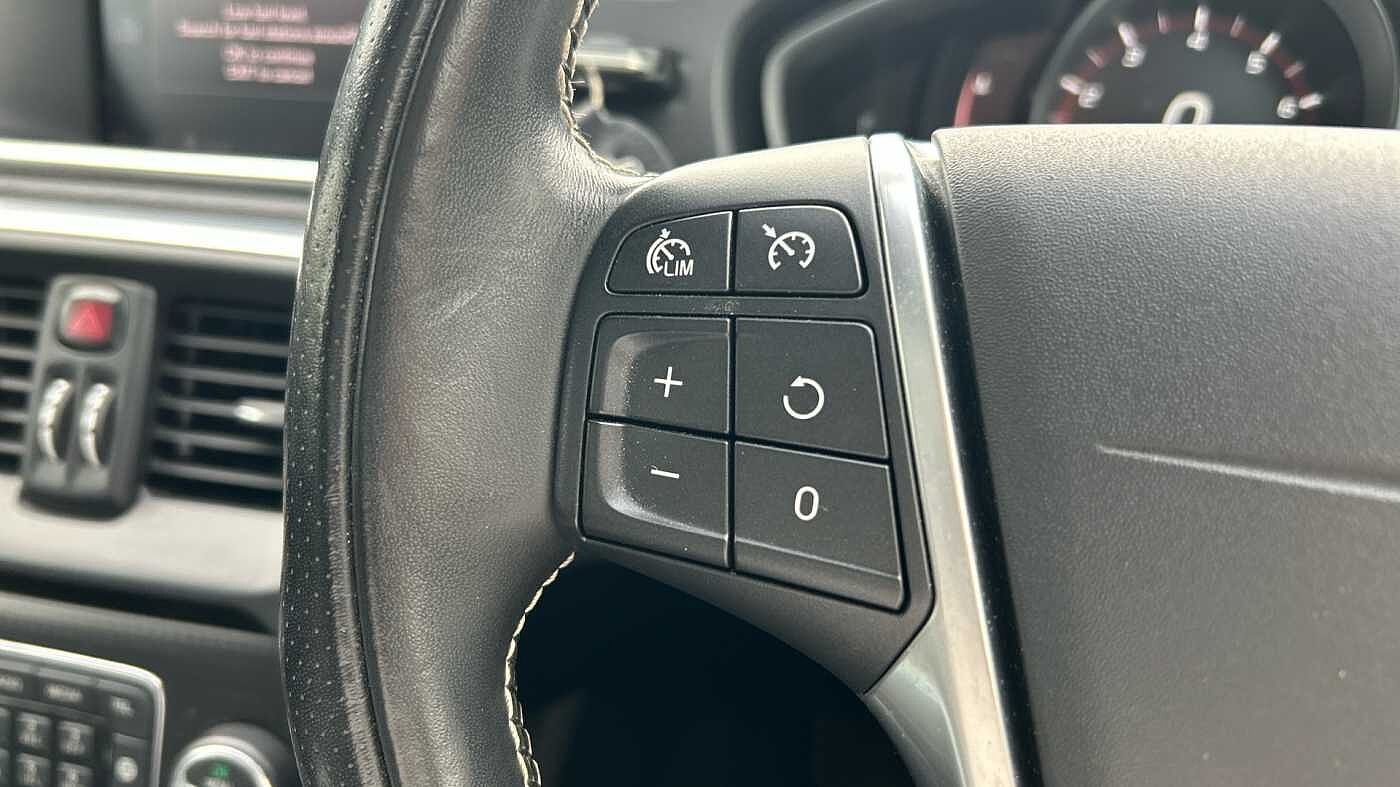 Volvo V40 T3 R-Design Pro Manual